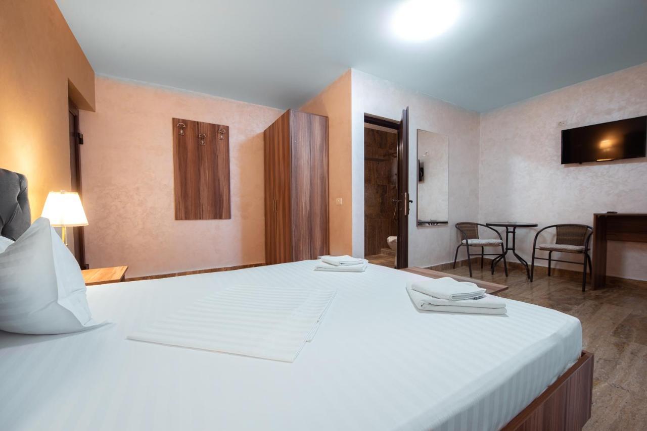 La Dudu Hotel Vama Veche Bagian luar foto